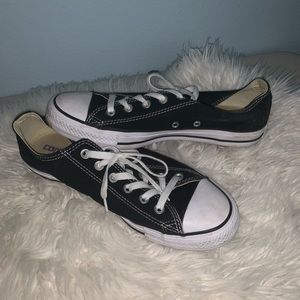 all star chucks! 🤍🖤